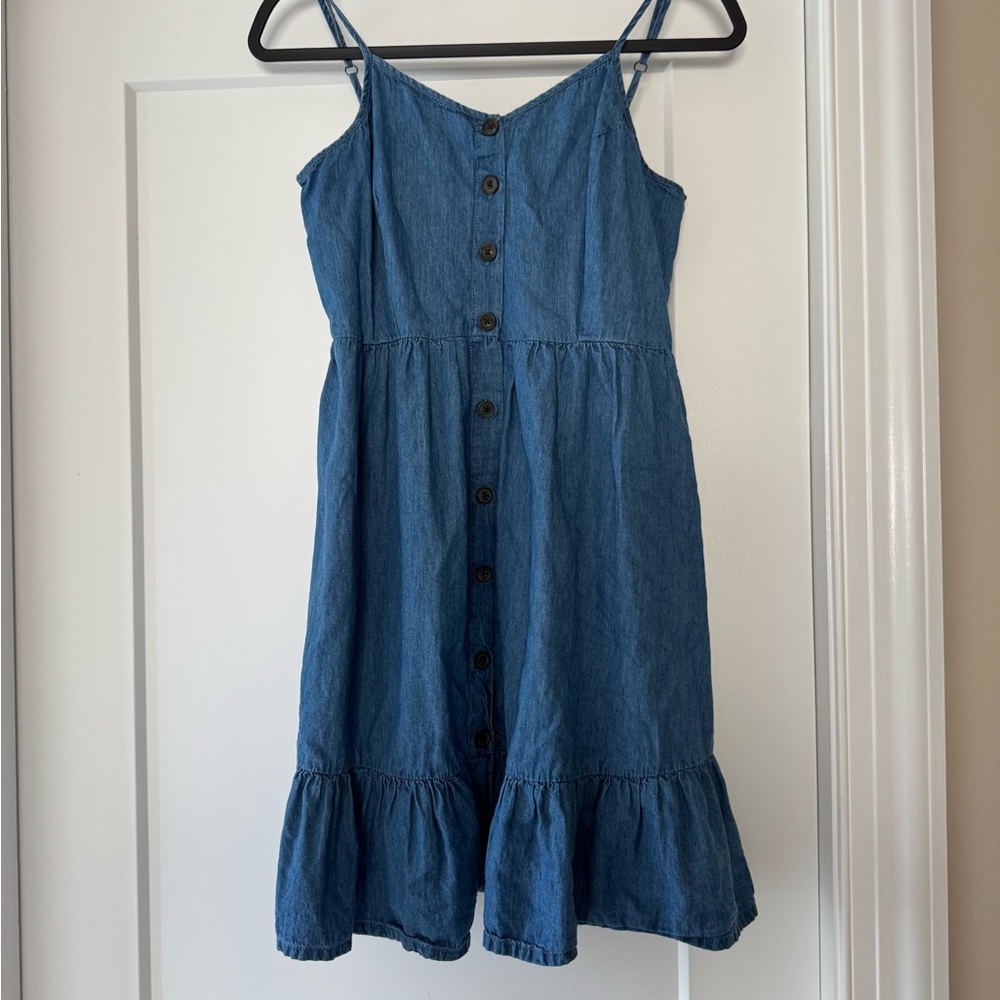 Stylish Denim Dress with Button-Down Front